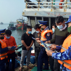 Cảnh sát biển tăng cường chống khai thác thủy sản trái phép